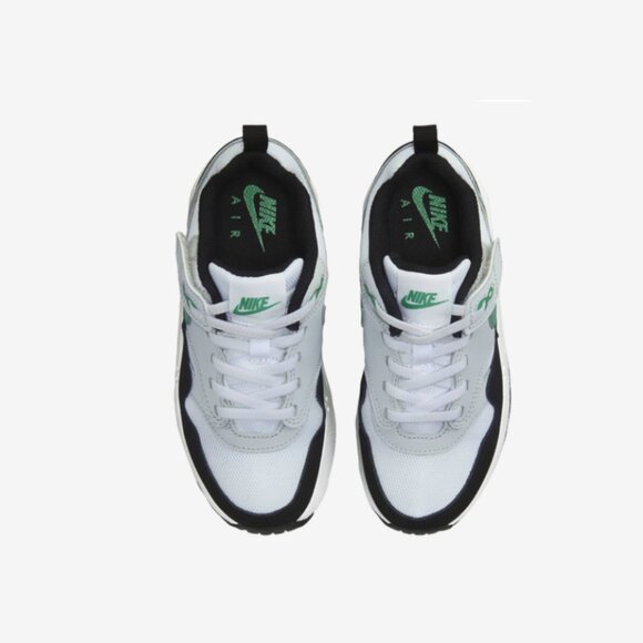 Nike Green and Black Sneakers for Active Comfort - Picture 3 of 15